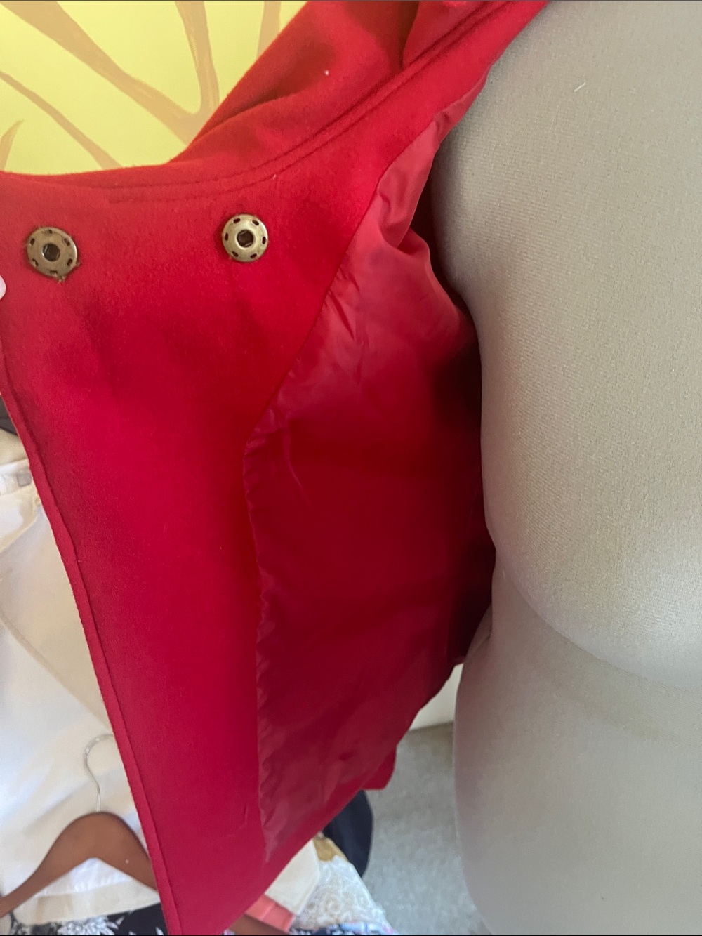 Red Draped-Collar Pea (like) Coat - Picture 3 of 7